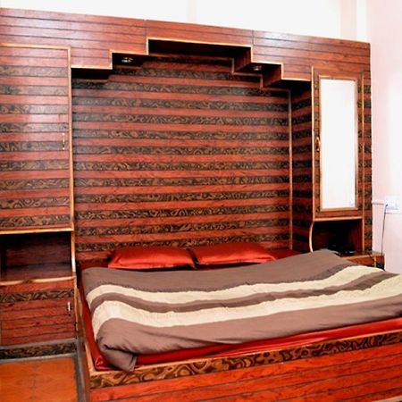 Kasauli Hotel Puri Ngoại thất bức ảnh