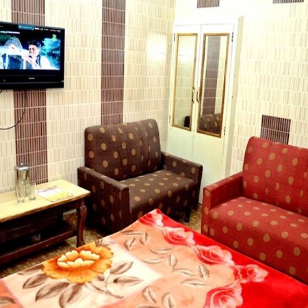 Kasauli Hotel Puri Ngoại thất bức ảnh
