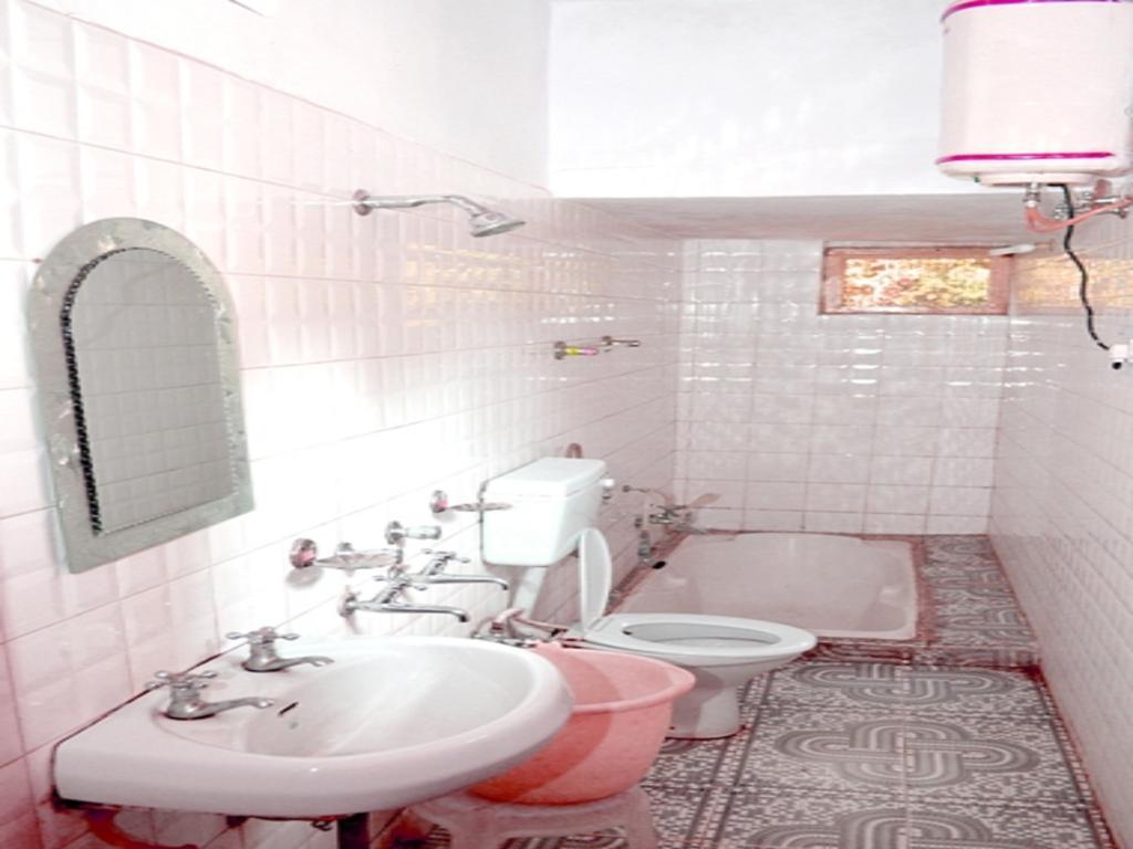 Kasauli Hotel Puri Phòng bức ảnh
