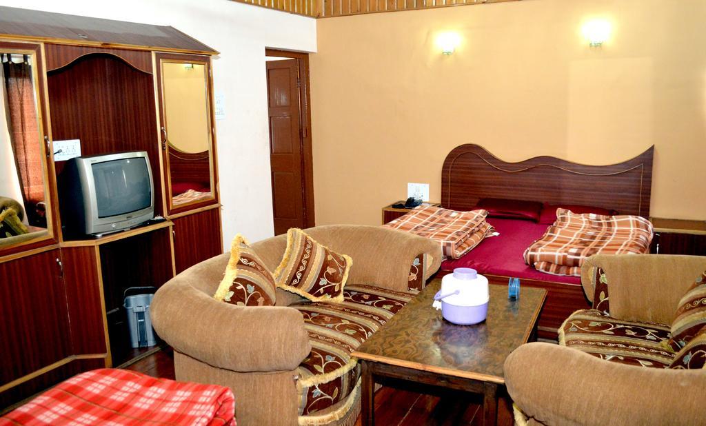 Kasauli Hotel Puri Phòng bức ảnh